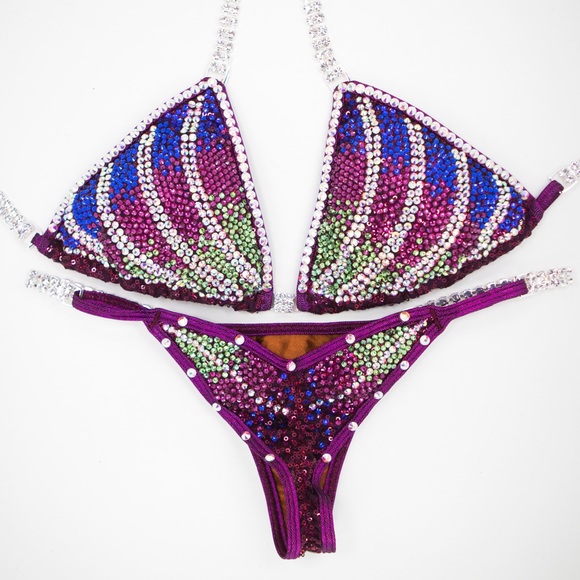 Competition Bikini - Picture 3 of 3